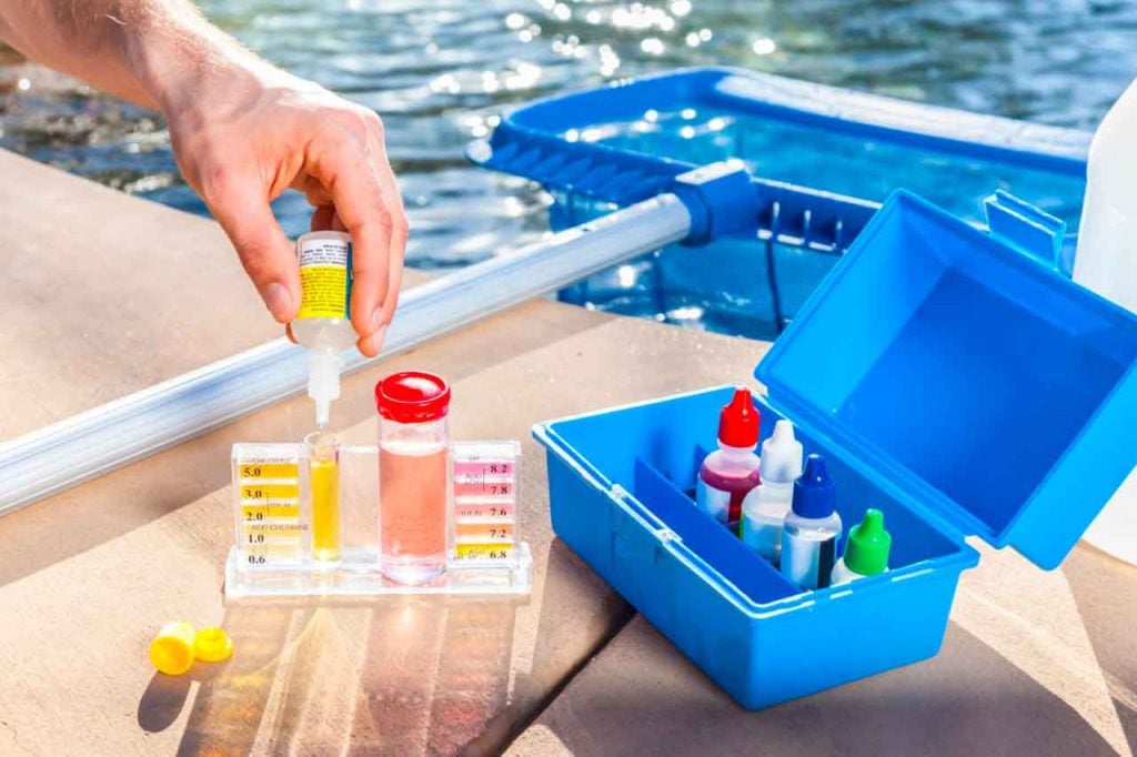 Pool Maintenance Tips - Testing Your Pool Water With a Test Kit