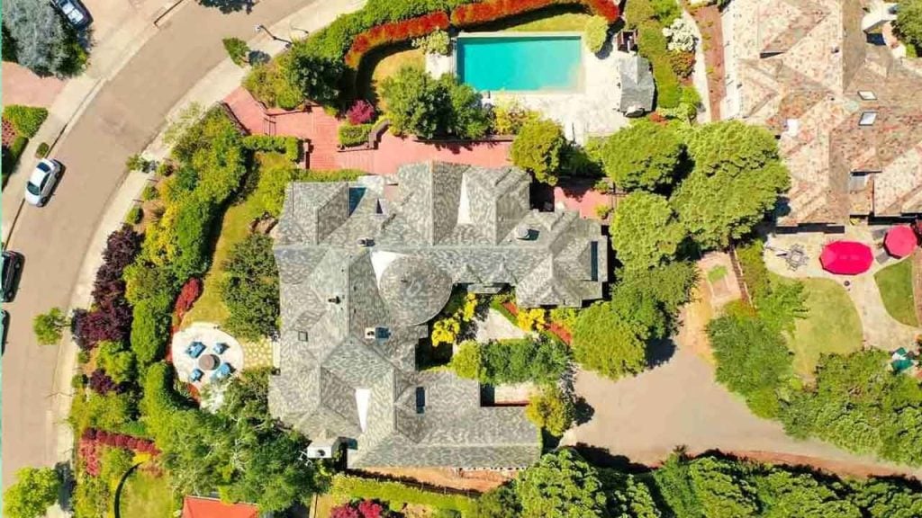 Rockstar Pools: Billie Joe Armstrong - Greenday | Photo Credit: Redfin