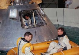 nasa-buoyancy-test-in-pool-1000x600.jpg