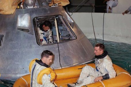 nasa-buoyancy-test-in-pool-1000x600.jpg
